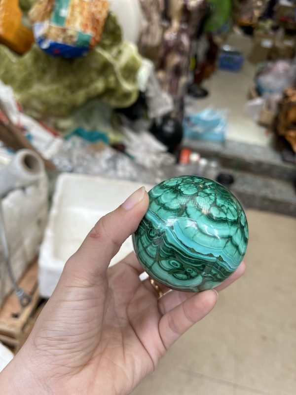 QUẢ CẦU ĐÁ LÔNG CÔNG – MALACHITE – 0.525KG – DK : 6.5 CM (MS : MLC01)