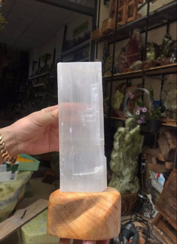 ĐÁ SELENITE THANH TẨY, CAO 20CM, NẶNG 1.5 KG