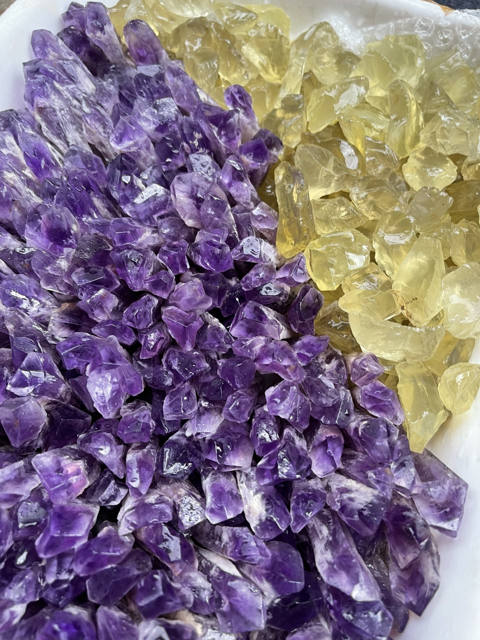 Thạch Anh Tím dạng que đơn thô tự nhiên - Bahia Amethyst